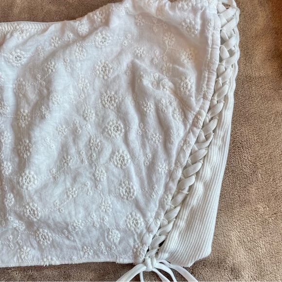 White Eyelet “Out From Under” Strapless Tube Top Crop Boho Urban Outfitter Large - Picture 4 of 8